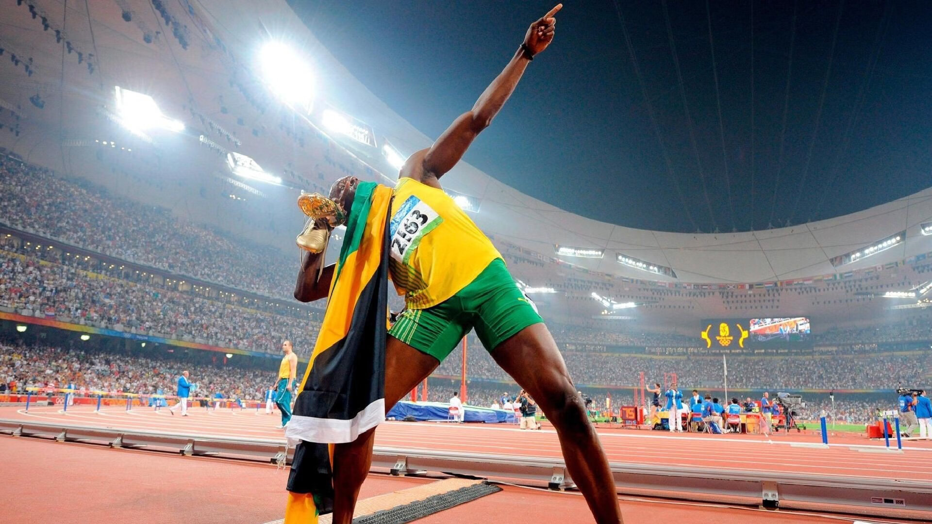 五大联赛是否调整防守球员盯人策略以匹配新节奏需求,五大联赛球迷进场